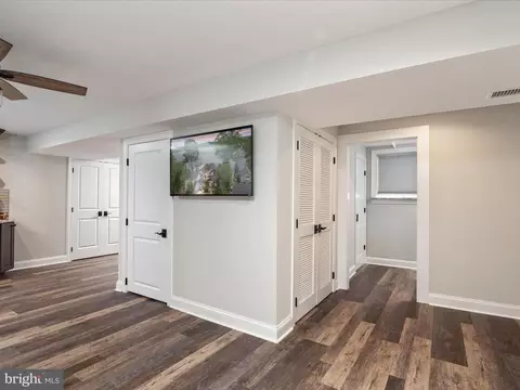 Entry Way - 23 Elm Rd, Riva, MD 21140 photo 6 of 7