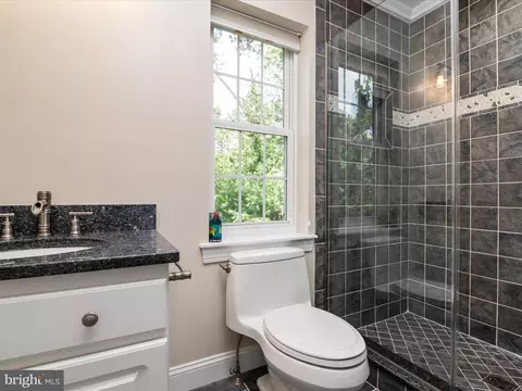 Bath - 23 Elm Rd, Riva, MD 21140 photo 2 of 5