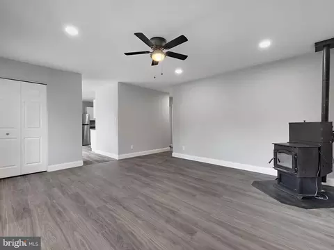 1079 Notley Ct, Pasadena, MD 21122 photo 6