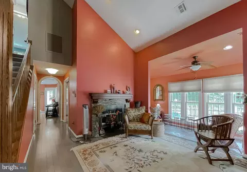 2700 Summerview Way #303, Annapolis, MD 21401