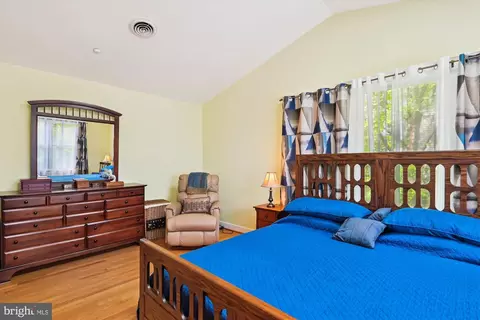 Bedroom - 541 Second St, Annapolis, MD 21403 photo 2 of 8