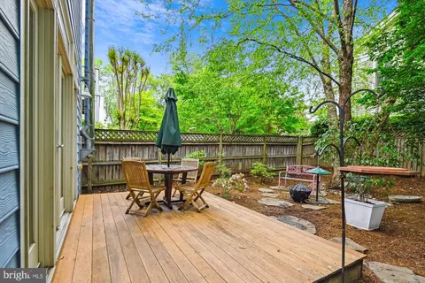 Exterior - 541 Second St, Annapolis, MD 21403 photo 10 of 21