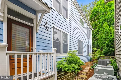 Exterior - 541 Second St, Annapolis, MD 21403 photo 6 of 21