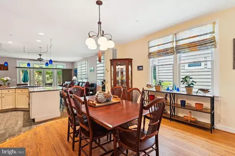 Dining - 541 Second St, Annapolis, MD 21403 photo 2 of 4