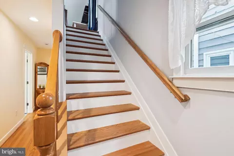 Entry Way - 541 Second St, Annapolis, MD 21403 photo 3 of 10
