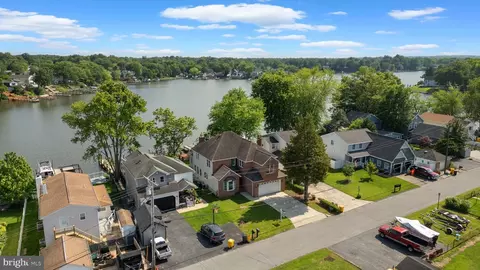 947 Lombardee Cir, Glen Burnie, MD 21060
