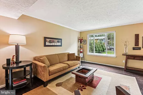 Living - 798 Windgate Dr, Annapolis, MD 21409 photo 2 of 3
