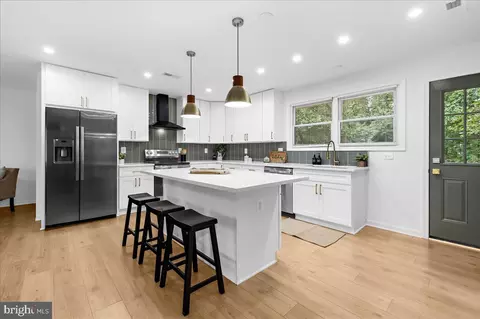 Kitchen - 624 Sutton Dr, Pasadena, MD 21122 photo 6 of 6