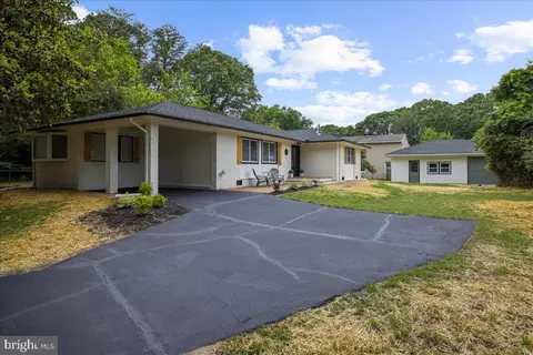 Exterior - 624 Sutton Dr, Pasadena, MD 21122 photo 4 of 10
