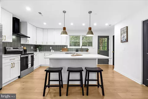 Kitchen - 624 Sutton Dr, Pasadena, MD 21122 photo 3 of 6