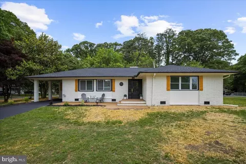 Exterior - 624 Sutton Dr, Pasadena, MD 21122 photo 1 of 10