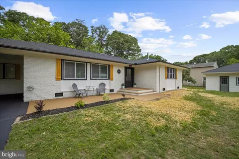 Exterior - 624 Sutton Dr, Pasadena, MD 21122 photo 2 of 10