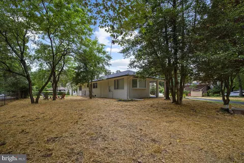 Exterior - 624 Sutton Dr, Pasadena, MD 21122 photo 8 of 10