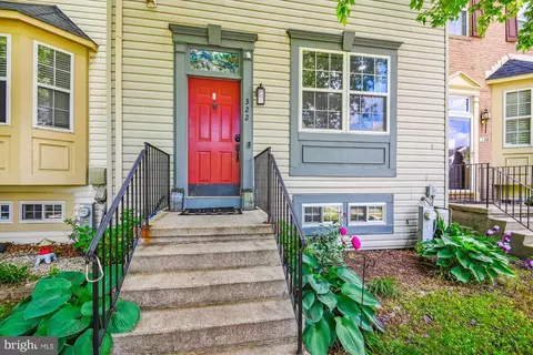 322 White Rocks Ct, Pasadena, MD 21122 photo 2