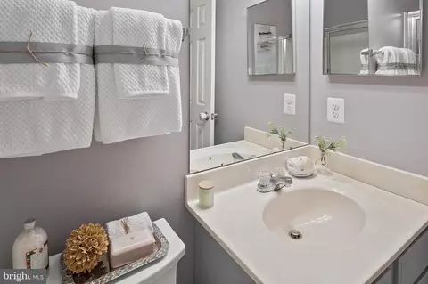 Bath - 1636 Fallowfield Ct, Crofton, MD 21114 photo 5 of 5