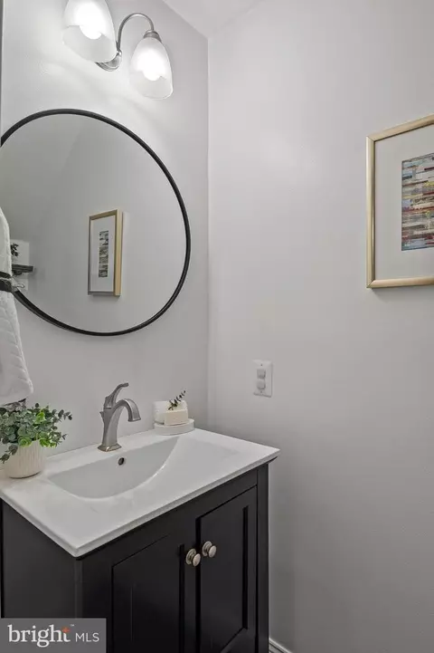 Bath - 1636 Fallowfield Ct, Crofton, MD 21114 photo 1 of 5