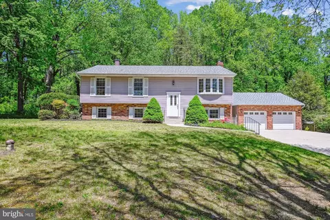 1176 Goldfinch Ln, Millersville, MD 21108