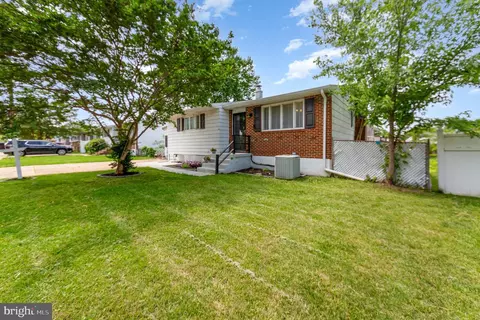 1206 Oakwood Rd, Glen Burnie, MD 21061