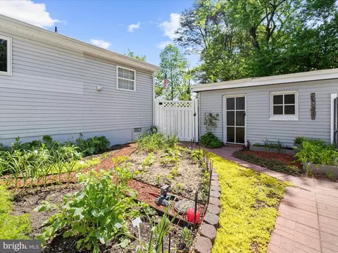 Exterior - 2039 Choptank Ave, Pasadena, MD 21122 photo 5 of 14