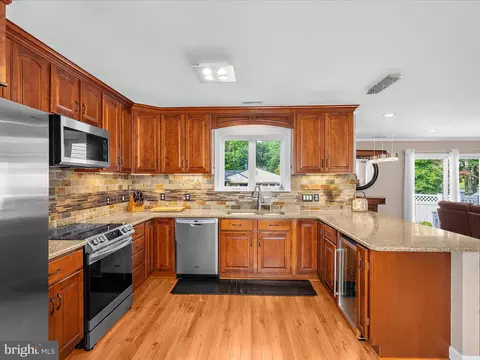 Kitchen - 2039 Choptank Ave, Pasadena, MD 21122 photo 5 of 5