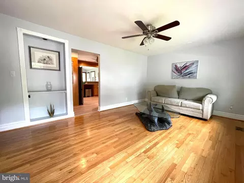 8408 Alvin Rd, Pasadena, MD 21122 photo 5
