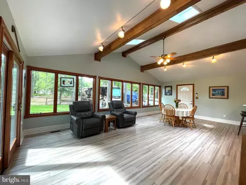 8408 Alvin Rd, Pasadena, MD 21122 photo 2