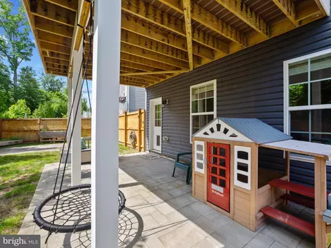 Exterior - 1422 Silver Oak Ln, Arnold, MD 21012 photo 6 of 11