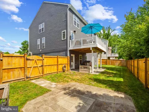 Exterior - 1422 Silver Oak Ln, Arnold, MD 21012 photo 9 of 11