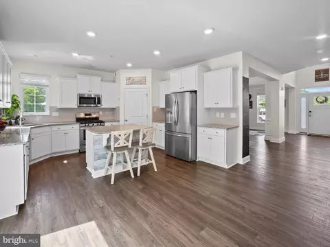 Entry Way - 1422 Silver Oak Ln, Arnold, MD 21012 photo 6 of 10