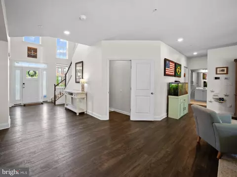 Entry Way - 1422 Silver Oak Ln, Arnold, MD 21012 photo 2 of 10