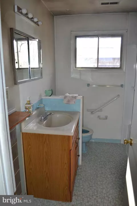 Bath - 1241 Duke Ln, Odenton, MD 21113 photo 3 of 3