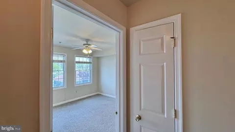 Entry Way - 208 Eastern Ave, Annapolis, MD 21403 photo 5 of 13