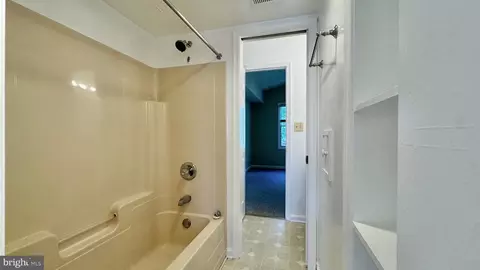 Entry Way - 208 Eastern Ave, Annapolis, MD 21403 photo 7 of 13
