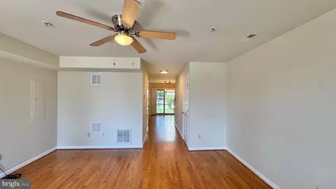 Living - 208 Eastern Ave, Annapolis, MD 21403 photo 5 of 6
