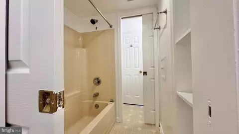Entry Way - 208 Eastern Ave, Annapolis, MD 21403 photo 8 of 13
