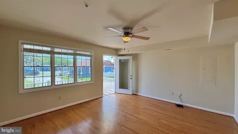 Living - 208 Eastern Ave, Annapolis, MD 21403 photo 2 of 6