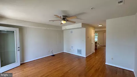 Living - 208 Eastern Ave, Annapolis, MD 21403 photo 3 of 6