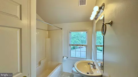 Bath - 208 Eastern Ave, Annapolis, MD 21403 photo 1 of 2