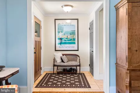 Entry Way - 8 Romar Dr, Annapolis, MD 21403 photo 3 of 6