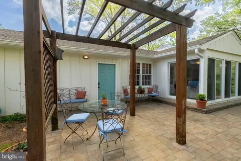 Exterior - 8 Romar Dr, Annapolis, MD 21403 photo 13 of 16