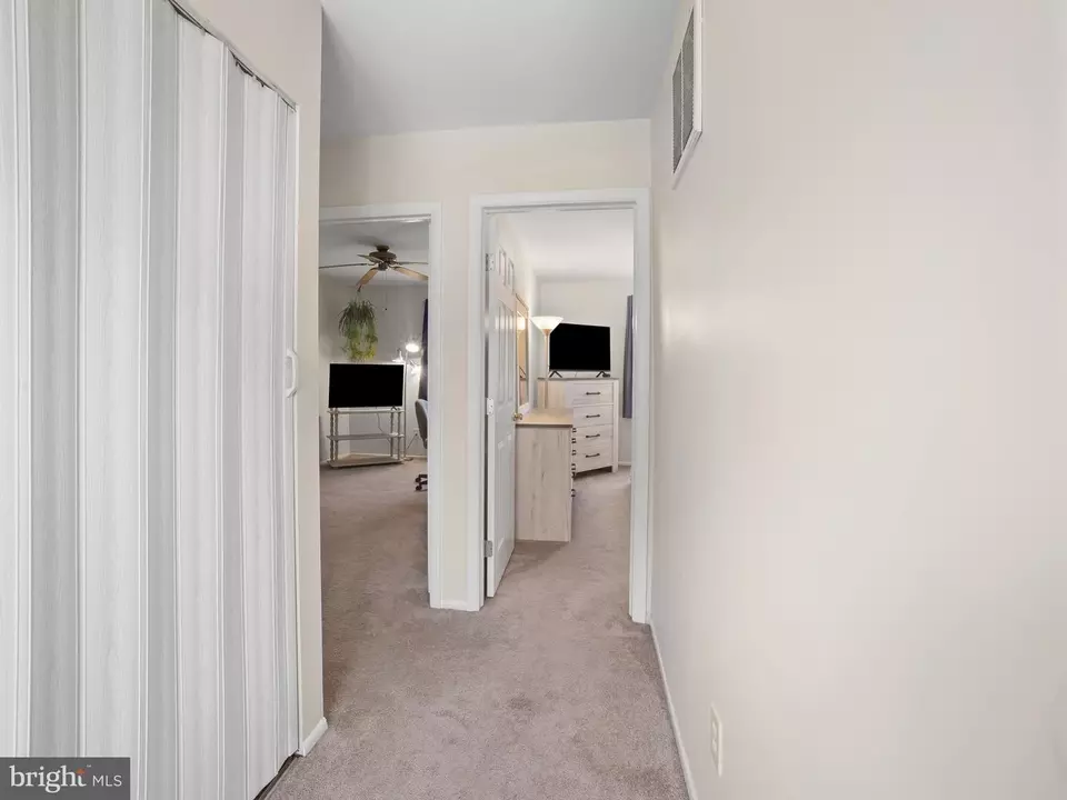 Entry Way - 1917 Everglade Ct, Crofton, MD 21114 photo 2 of 2