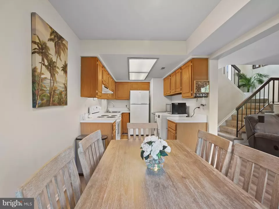 Dining - 1917 Everglade Ct, Crofton, MD 21114 photo 2 of 2
