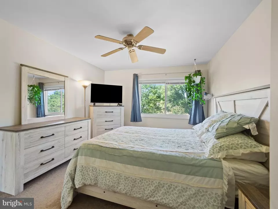 Bedroom - 1917 Everglade Ct, Crofton, MD 21114 photo 3 of 7