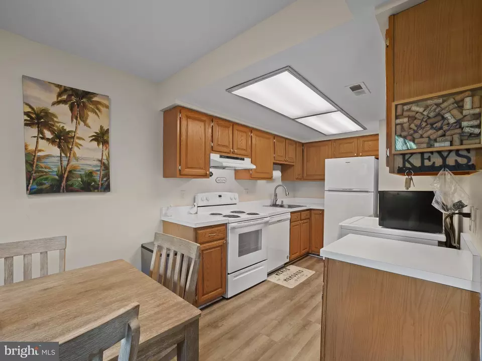 Kitchen - 1917 Everglade Ct, Crofton, MD 21114 photo 1 of 2