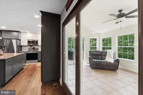 Entry Way - 501 Macmillan Ct, Arnold, MD 21012 photo 3 of 5