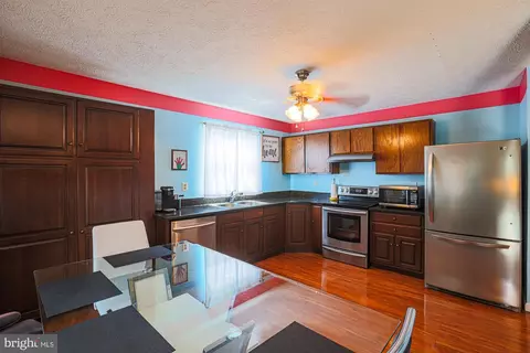 Kitchen - 8076 Catherine Ave, Pasadena, MD 21122 photo 1 of 1
