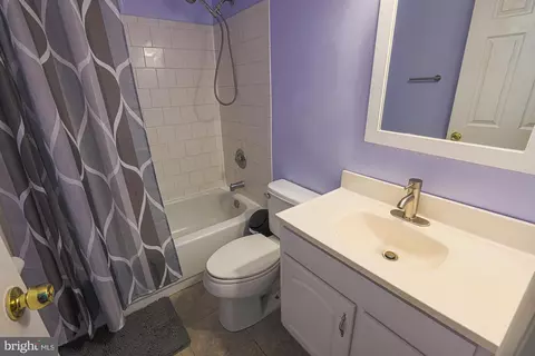 Bath - 8076 Catherine Ave, Pasadena, MD 21122 photo 4 of 5
