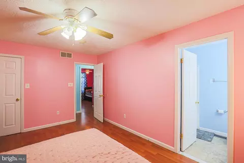 Bedroom - 8076 Catherine Ave, Pasadena, MD 21122 photo 3 of 8