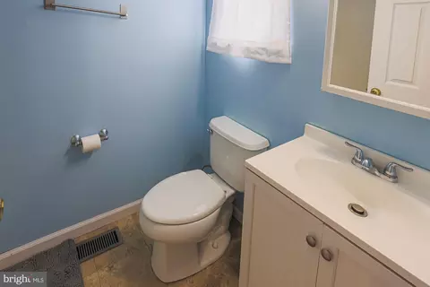Bath - 8076 Catherine Ave, Pasadena, MD 21122 photo 2 of 5