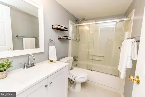 Bath - 1923 Topanga Pl, Crofton, MD 21114 photo 2 of 2